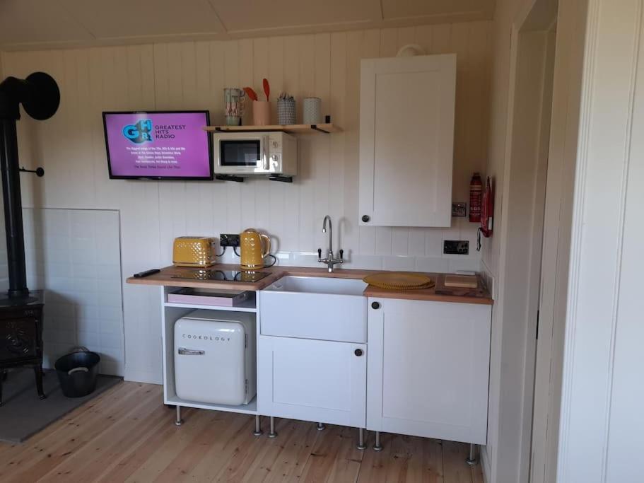 Dinky'S Den Daire Coverack Dış mekan fotoğraf